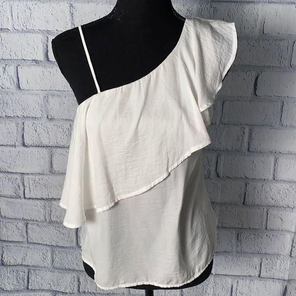 Lulus Tops - Lulus One shoulder Top